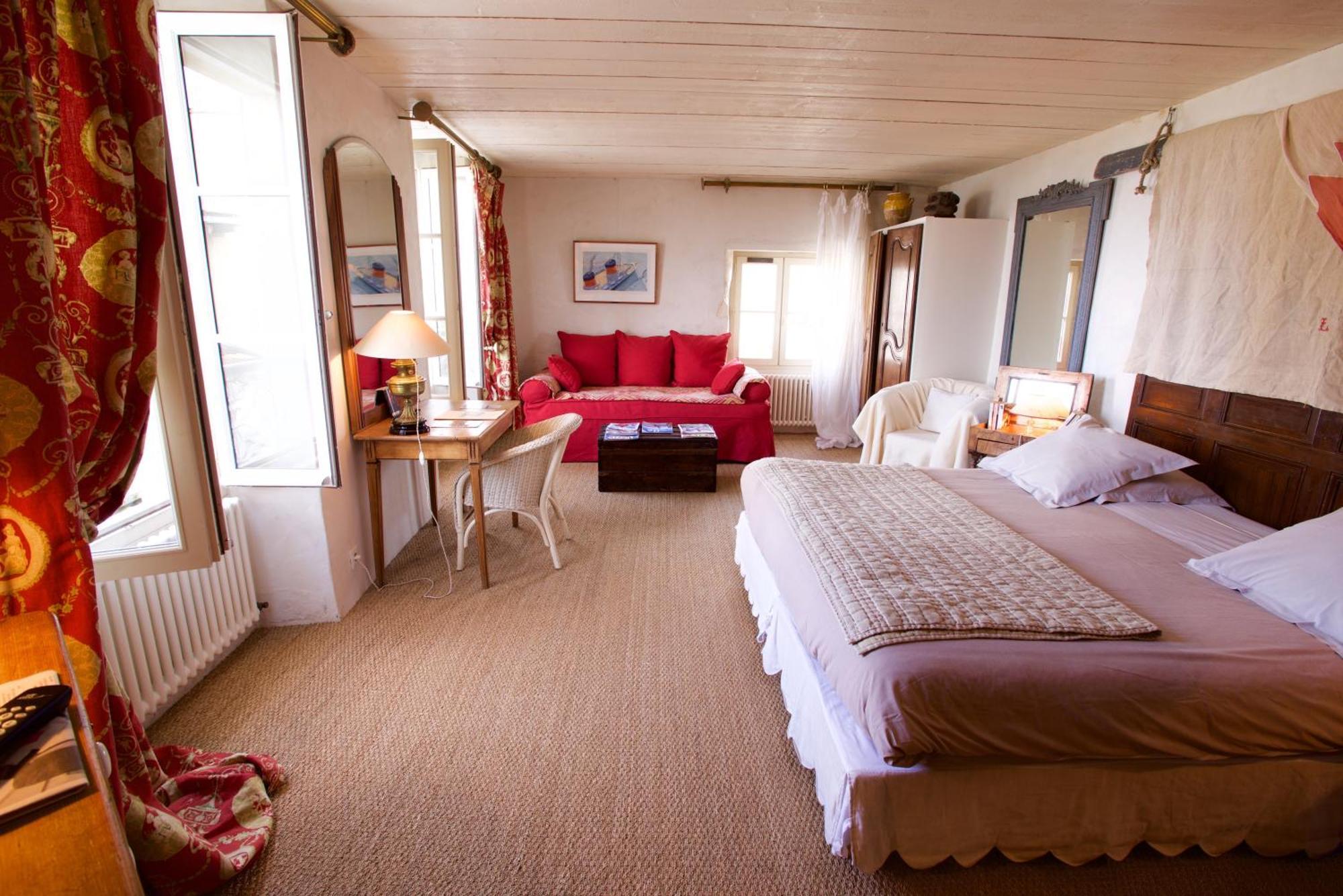 Le Corps De Garde Bed & Breakfast Saint-Martin-de-Ré Екстериор снимка