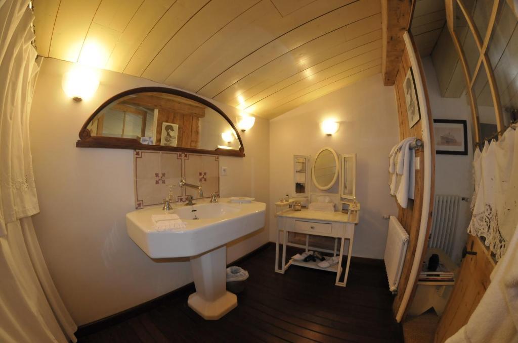 Le Corps De Garde Bed & Breakfast Saint-Martin-de-Ré Стая снимка