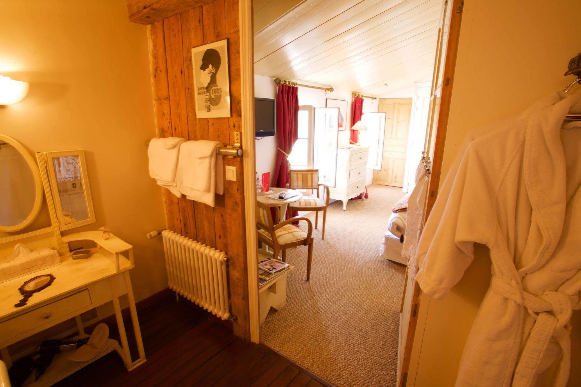Le Corps De Garde Bed & Breakfast Saint-Martin-de-Ré Екстериор снимка