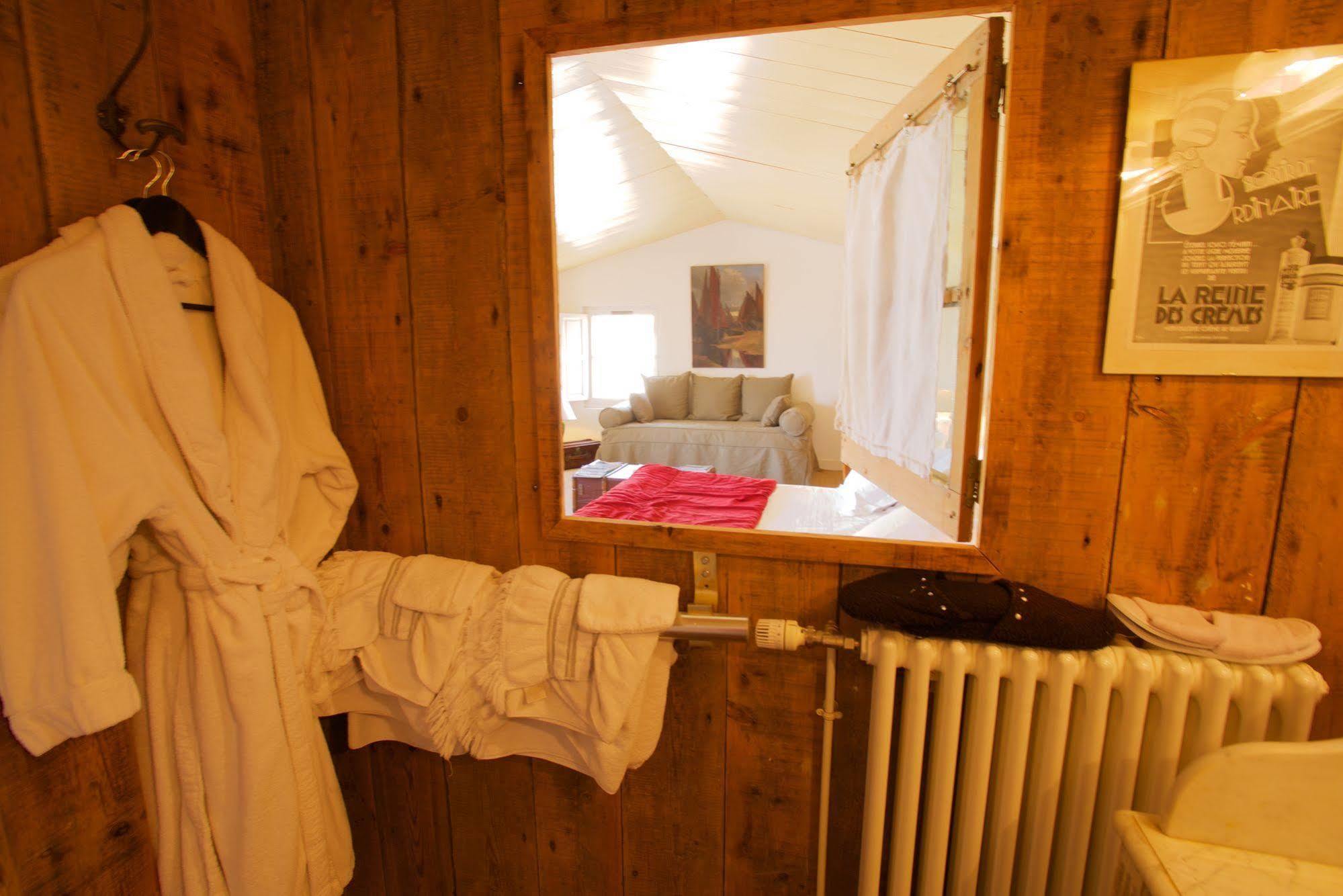 Le Corps De Garde Bed & Breakfast Saint-Martin-de-Ré Екстериор снимка
