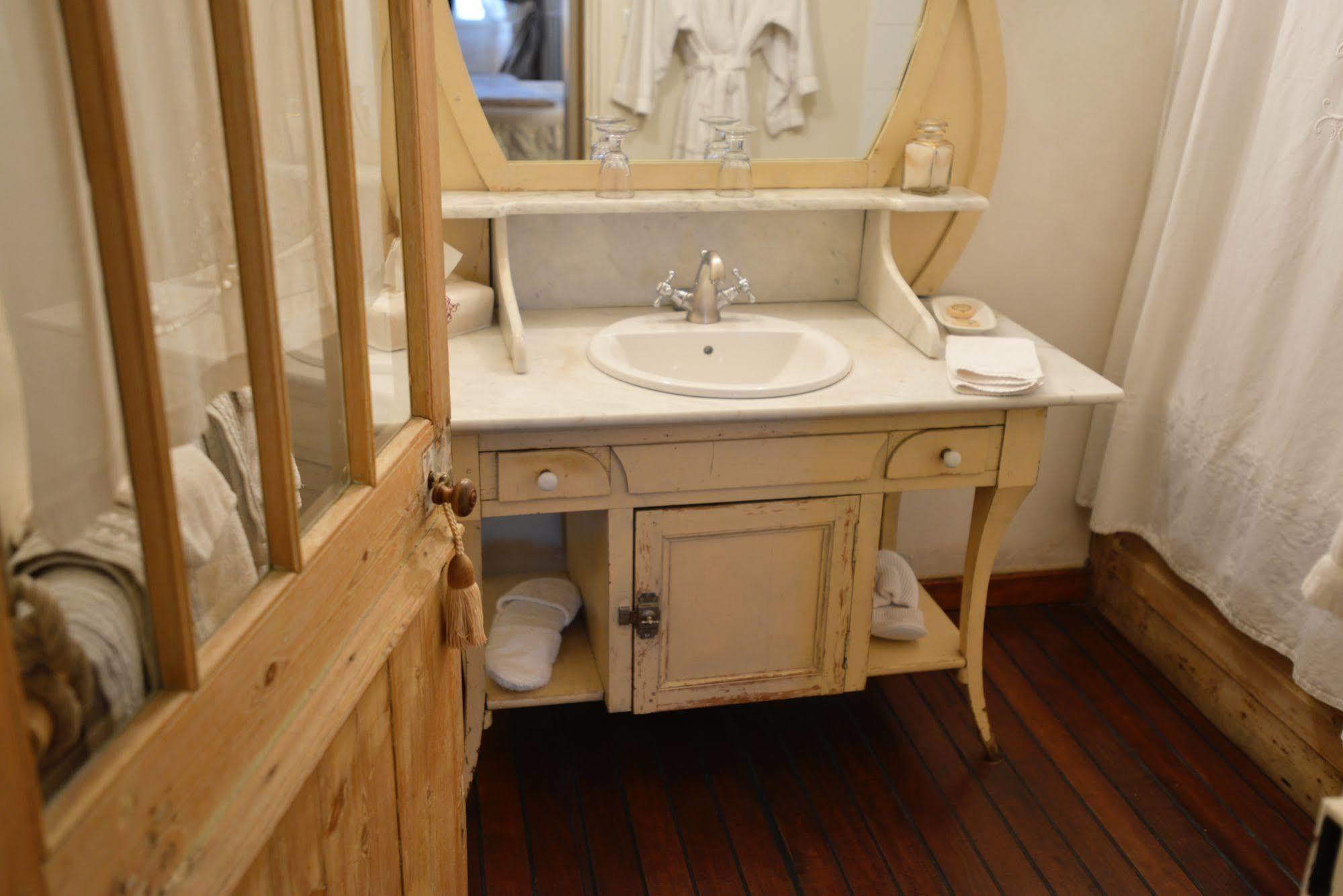 Le Corps De Garde Bed & Breakfast Saint-Martin-de-Ré Екстериор снимка