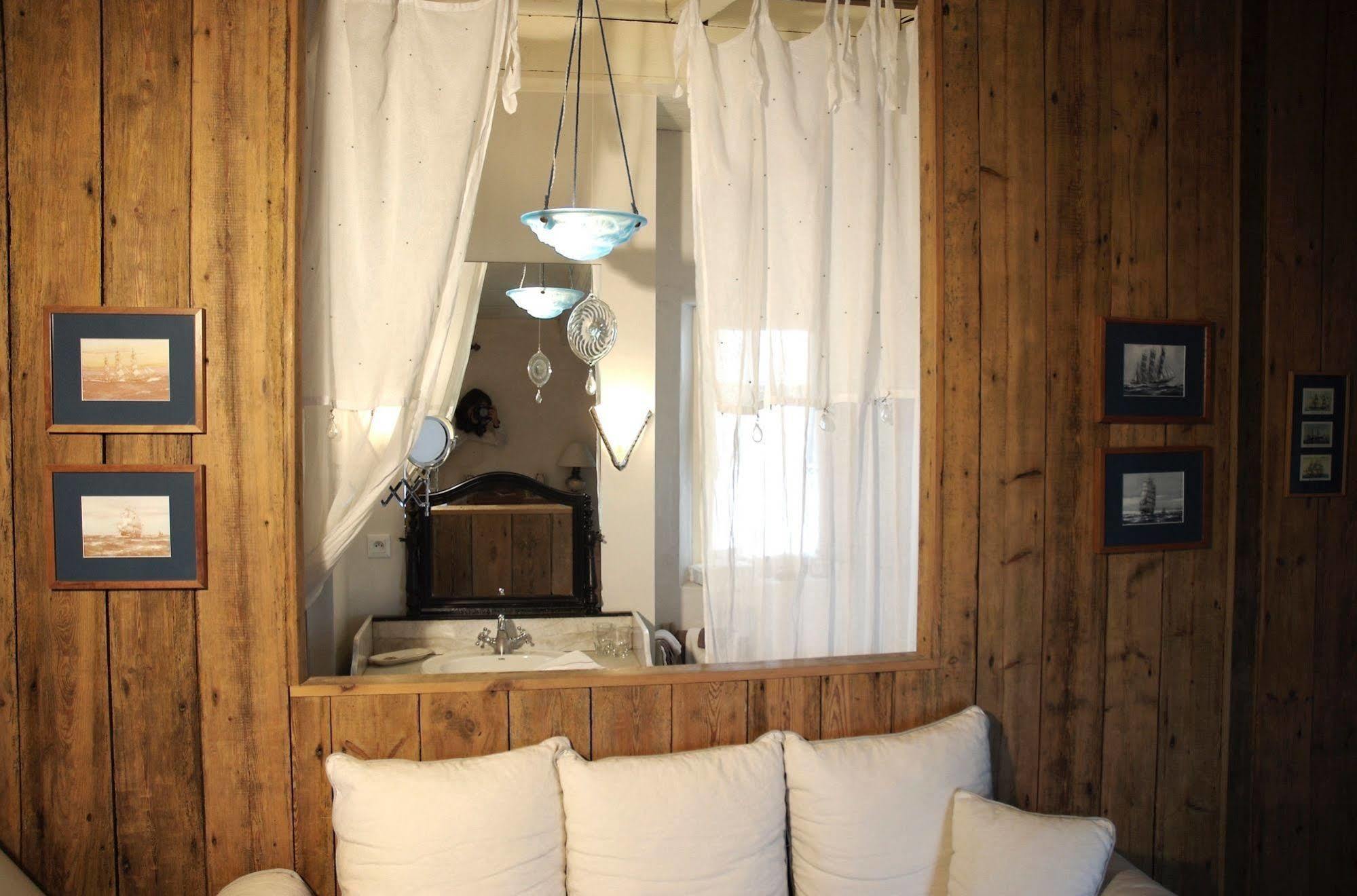 Le Corps De Garde Bed & Breakfast Saint-Martin-de-Ré Екстериор снимка